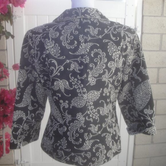 CAbi Blazer ELIZA Baroque Tapestry Black-Cream Print Size 8 - Picture 4 of 6